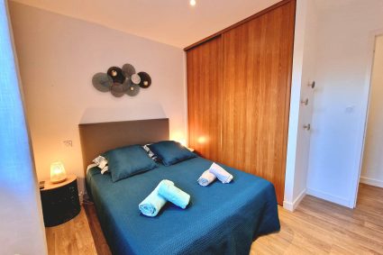 Chambre numéro 2 villa ty mogué Chambre n°2 de la villa ty mogué à Sibiril avec grand placard et lit queen size